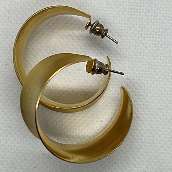 Thick Gold Tone Hoop Earrings Post Back - Picture 3 of 10